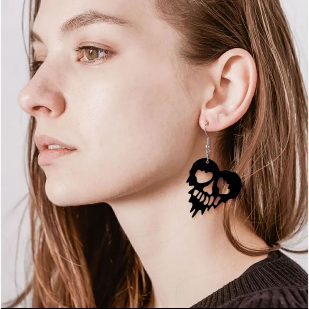 NEW DRIP FACE HEART PLASTIC HALLOWEEN EARRINGS